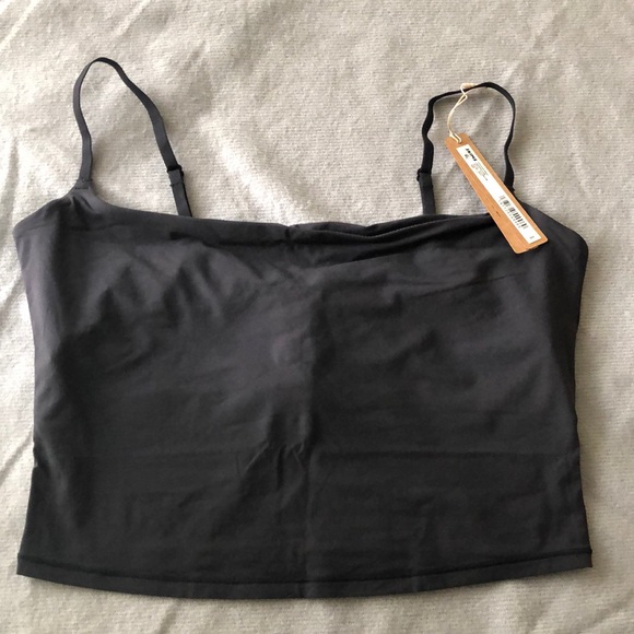 SKIMS Fits Everybody Cropped Cami, color-Onyx, size L, NWT - Picture 2 of 7